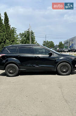 Внедорожник / Кроссовер Ford Escape 2016 в 