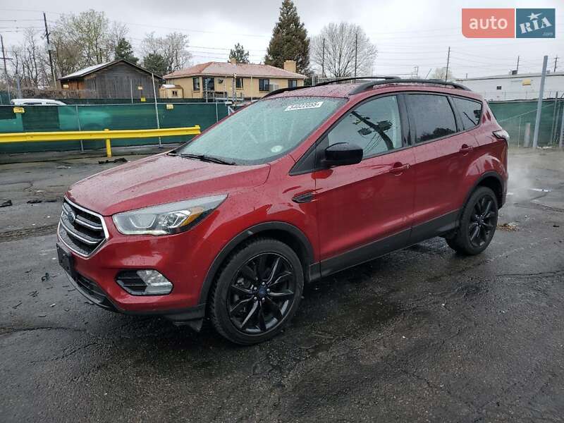 Внедорожник / Кроссовер Ford Escape 2017 в 