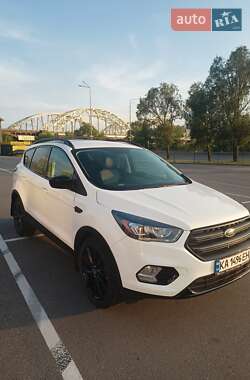 Внедорожник / Кроссовер Ford Escape 2018 в Киеве