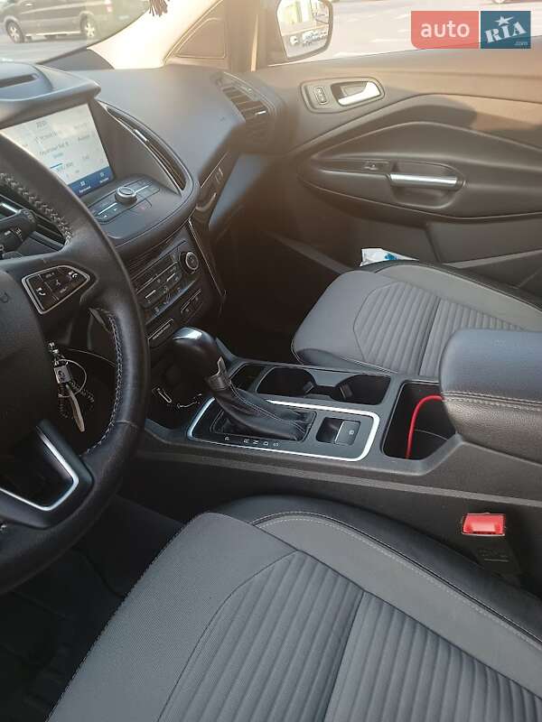 Внедорожник / Кроссовер Ford Escape 2018 в Киеве