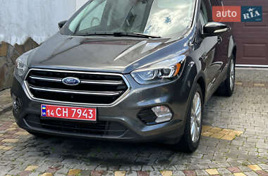 Внедорожник / Кроссовер Ford Escape 2017 в 