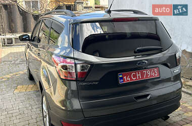 Внедорожник / Кроссовер Ford Escape 2017 в 