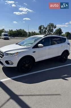 Позашляховик / Кросовер Ford Escape 2016 в Києві