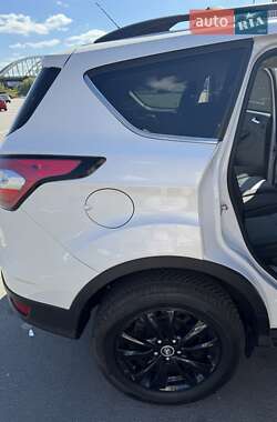 Внедорожник / Кроссовер Ford Escape 2016 в 