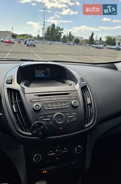 Внедорожник / Кроссовер Ford Escape 2018 в 