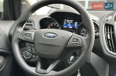 Внедорожник / Кроссовер Ford Escape 2018 в 