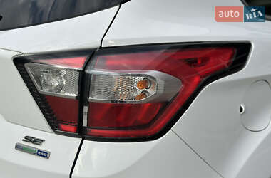 Внедорожник / Кроссовер Ford Escape 2018 в 