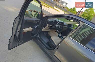 Внедорожник / Кроссовер Ford Escape 2020 в 