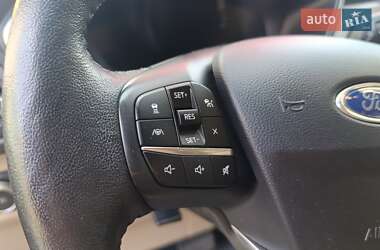 Внедорожник / Кроссовер Ford Escape 2020 в 