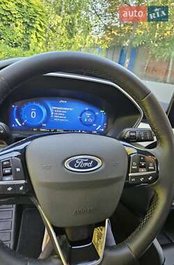 Внедорожник / Кроссовер Ford Escape 2021 в 