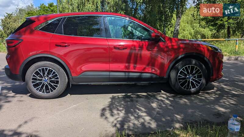 Внедорожник / Кроссовер Ford Escape 2021 в Ровно