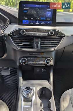 Внедорожник / Кроссовер Ford Escape 2021 в 