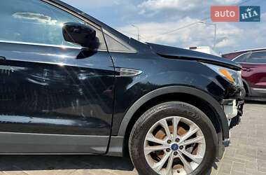 Внедорожник / Кроссовер Ford Escape 2018 в 