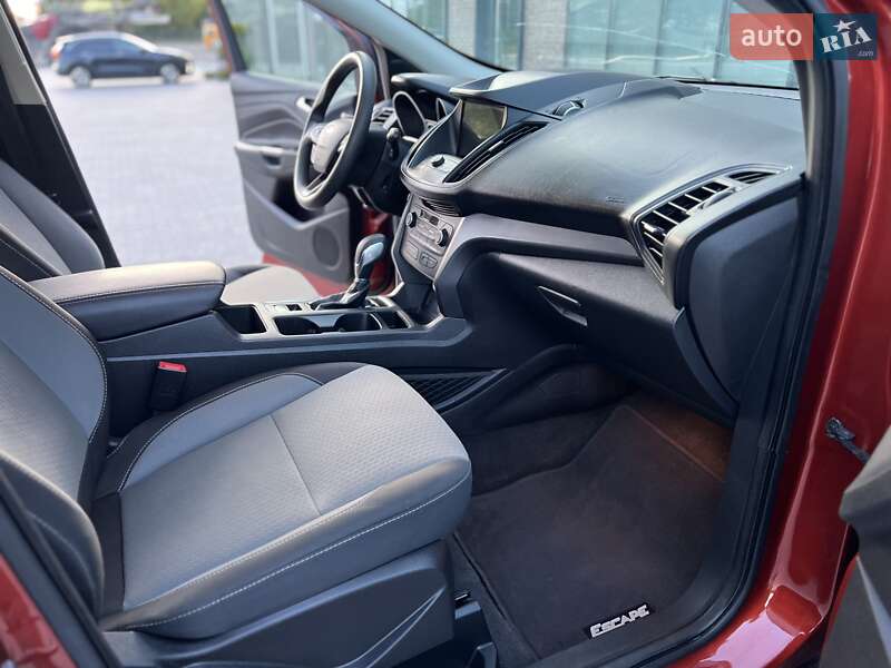 Внедорожник / Кроссовер Ford Escape 2018 в Тернополе