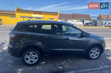 Позашляховик / Кросовер Ford Escape 2016 в 