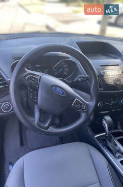 Позашляховик / Кросовер Ford Escape 2016 в 