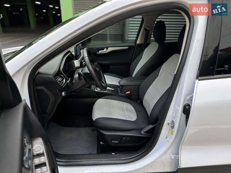 Позашляховик / Кросовер Ford Escape 2020 в Києві