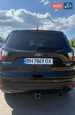 Внедорожник / Кроссовер Ford Escape 2016 в 
