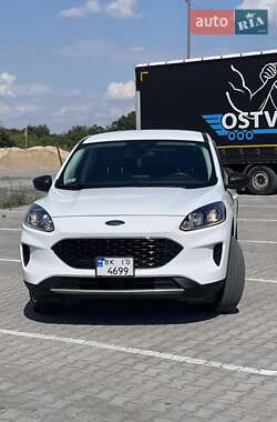Внедорожник / Кроссовер Ford Escape 2022 в 