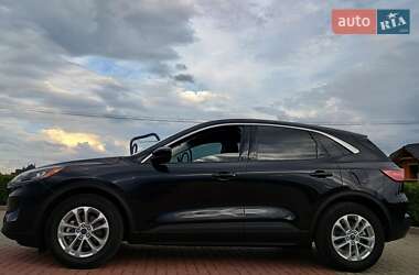 Внедорожник / Кроссовер Ford Escape 2022 в 