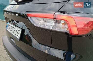 Внедорожник / Кроссовер Ford Escape 2022 в 
