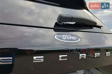 Внедорожник / Кроссовер Ford Escape 2022 в 