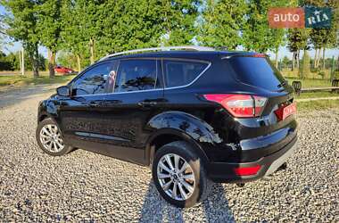 Внедорожник / Кроссовер Ford Escape 2016 в 
