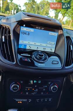 Внедорожник / Кроссовер Ford Escape 2016 в 
