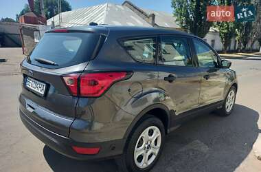 Внедорожник / Кроссовер Ford Escape 2018 в 