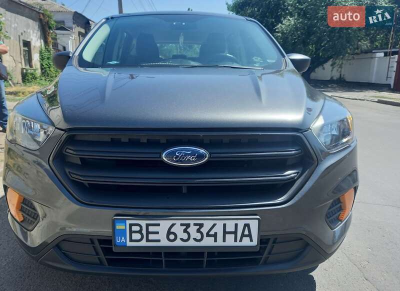 Внедорожник / Кроссовер Ford Escape 2018 в 