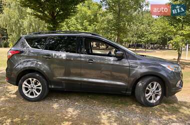 Позашляховик / Кросовер Ford Escape 2017 в 