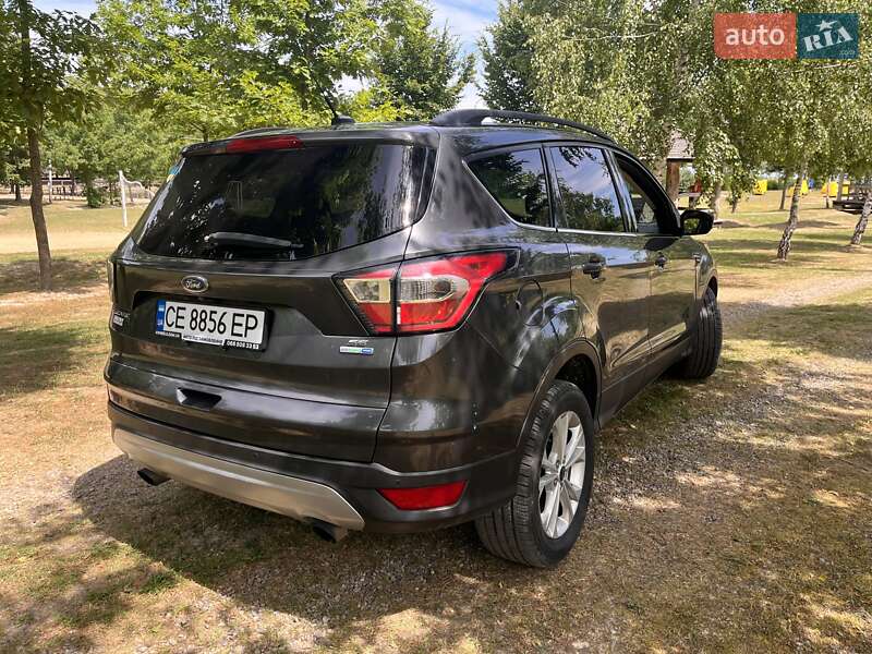 Внедорожник / Кроссовер Ford Escape 2017 в Черновцах