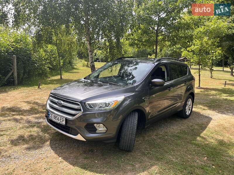 Внедорожник / Кроссовер Ford Escape 2017 в Черновцах