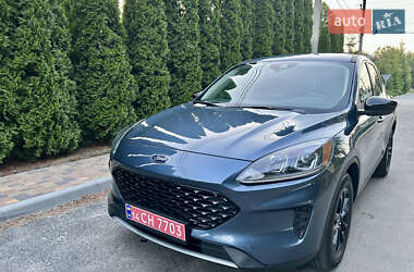 Внедорожник / Кроссовер Ford Escape 2020 в 