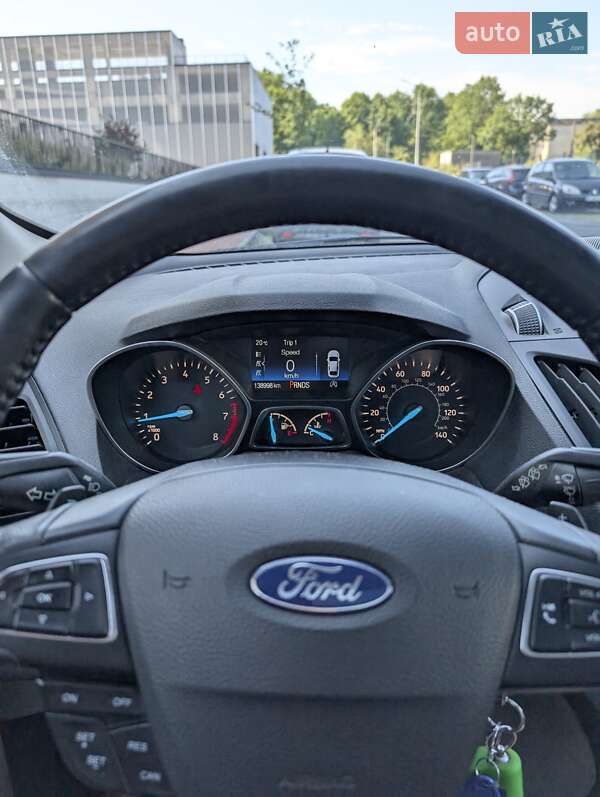 Внедорожник / Кроссовер Ford Escape 2017 в Львове