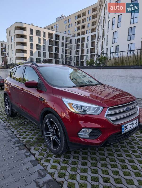 Внедорожник / Кроссовер Ford Escape 2017 в Львове
