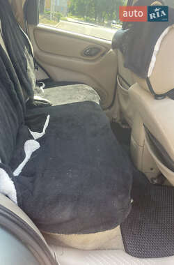Внедорожник / Кроссовер Ford Escape 2006 в 