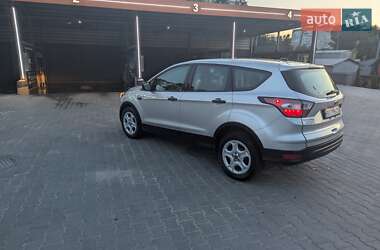 Внедорожник / Кроссовер Ford Escape 2017 в 