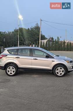 Внедорожник / Кроссовер Ford Escape 2017 в 