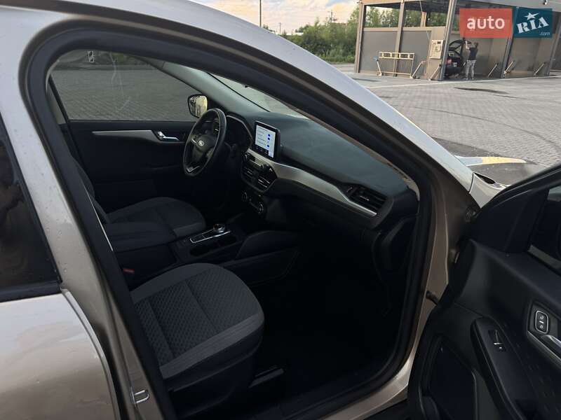 Позашляховик / Кросовер Ford Escape 2020 в Львові