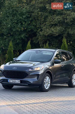 Внедорожник / Кроссовер Ford Escape 2019 в 