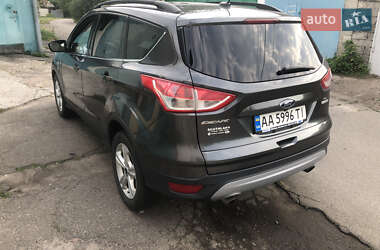 Позашляховик / Кросовер Ford Escape 2015 в 