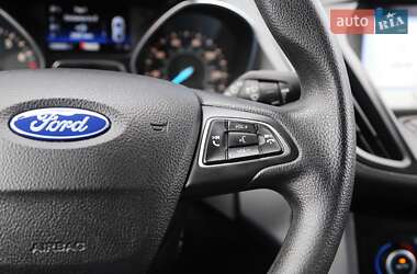 Внедорожник / Кроссовер Ford Escape 2019 в 