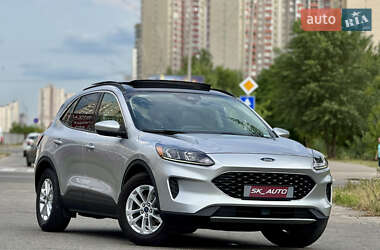 Внедорожник / Кроссовер Ford Escape 2020 в 