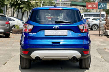 Внедорожник / Кроссовер Ford Escape 2016 в 