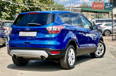 Внедорожник / Кроссовер Ford Escape 2016 в 