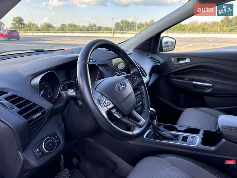 Внедорожник / Кроссовер Ford Escape 2016 в Киеве