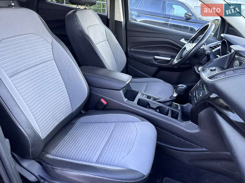 Внедорожник / Кроссовер Ford Escape 2016 в Киеве