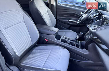 Позашляховик / Кросовер Ford Escape 2016 в 