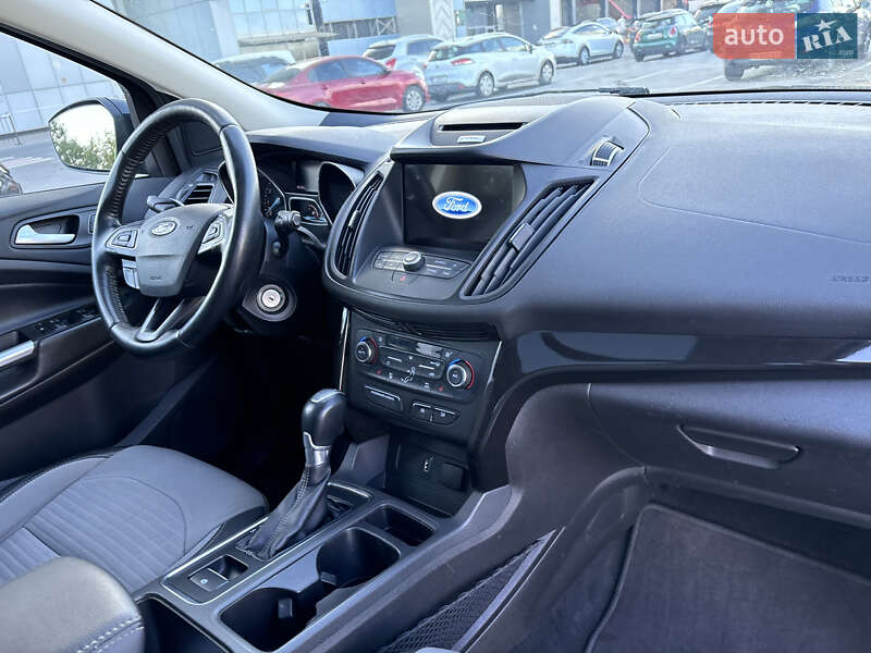 Внедорожник / Кроссовер Ford Escape 2016 в Киеве